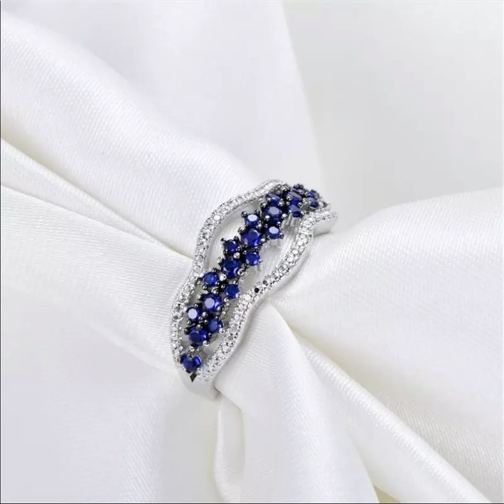 NEW Romantic WOMEN ’s RING BLUE CRYSTAL RING - Picture 1 of 6